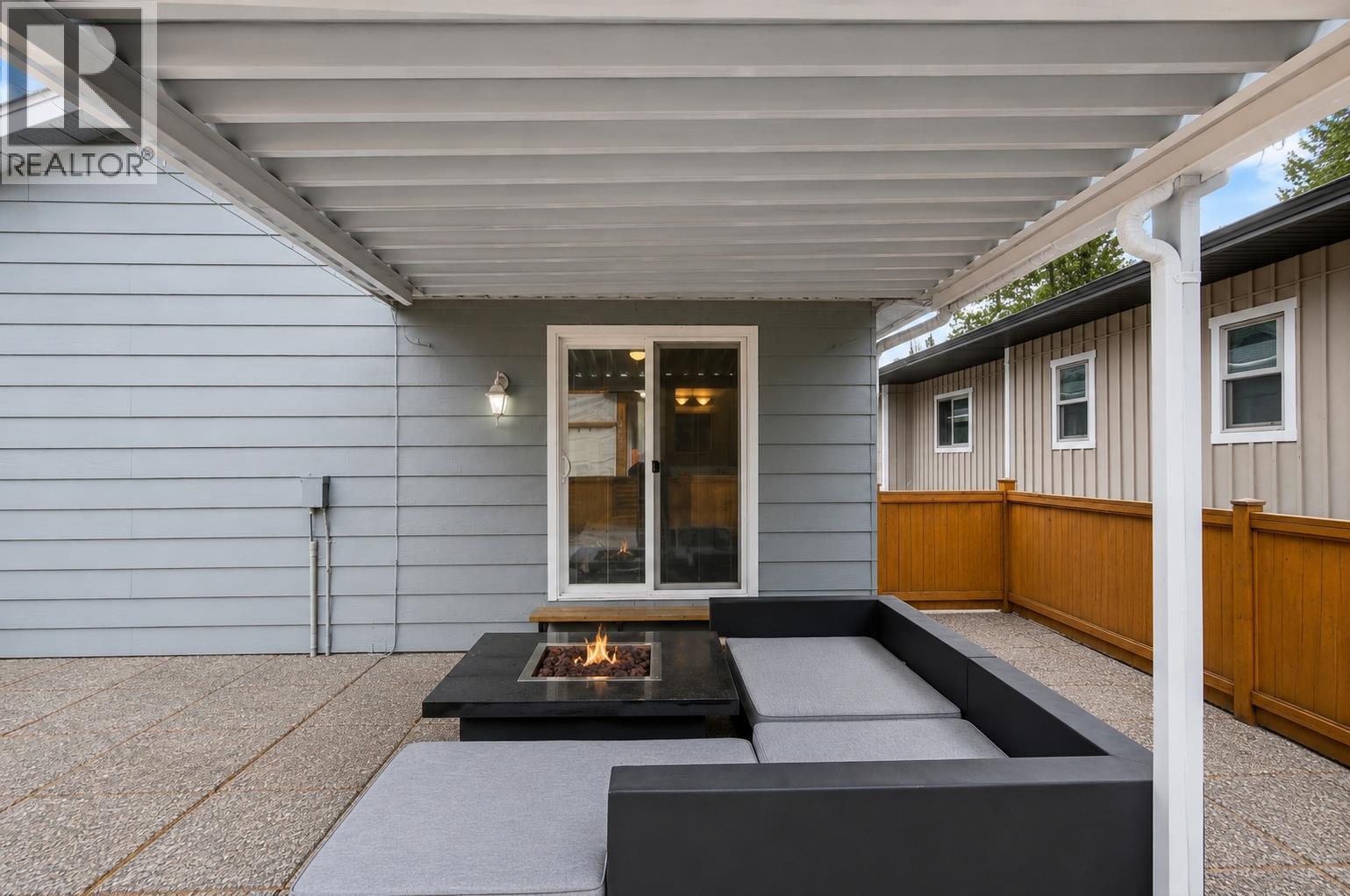  206 Falcon Avenue, Vernon