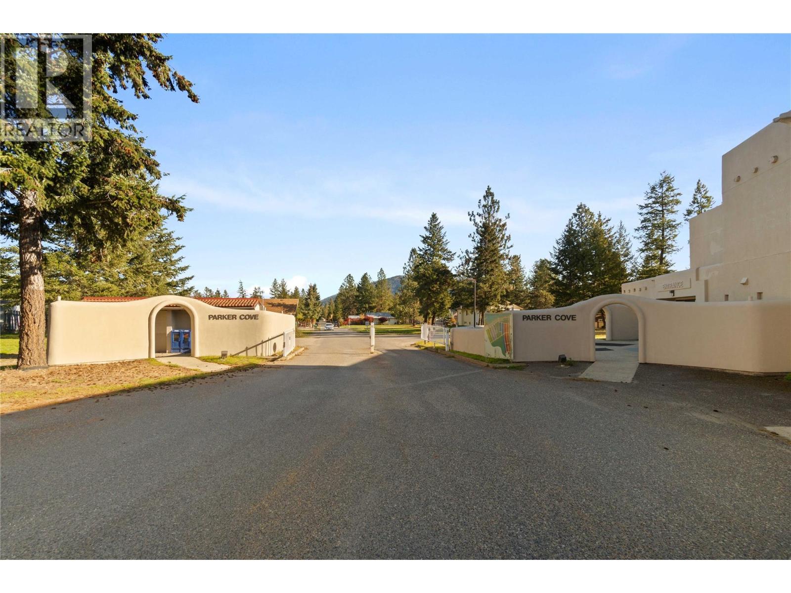  206 Falcon Avenue, Vernon