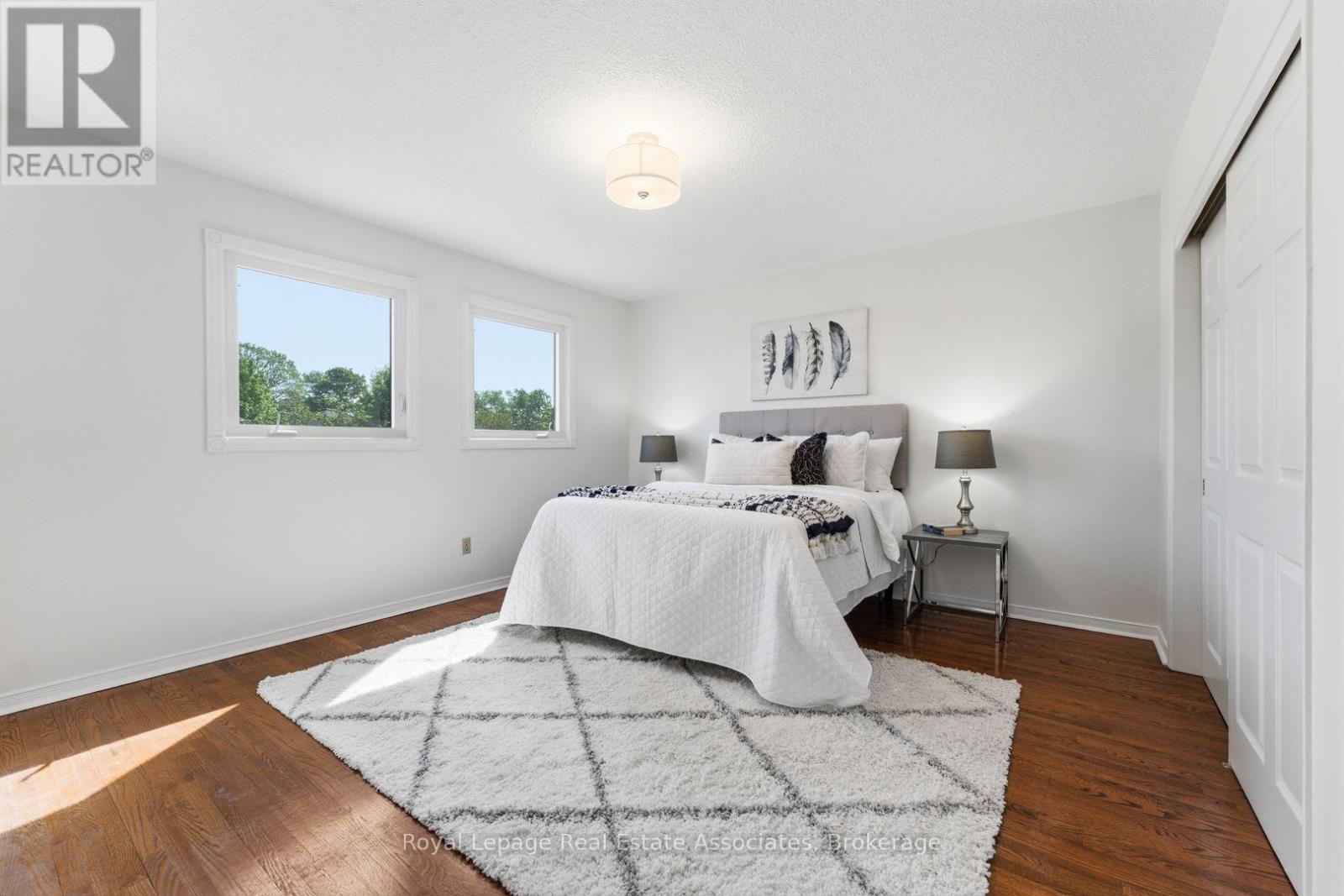 5211 MICMAC CRESCENT - 36