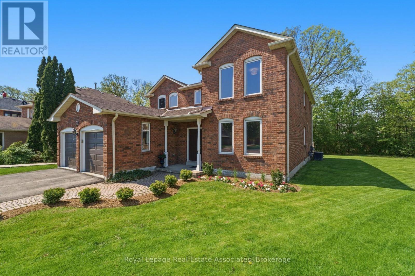 5211 MICMAC CRESCENT - 9
