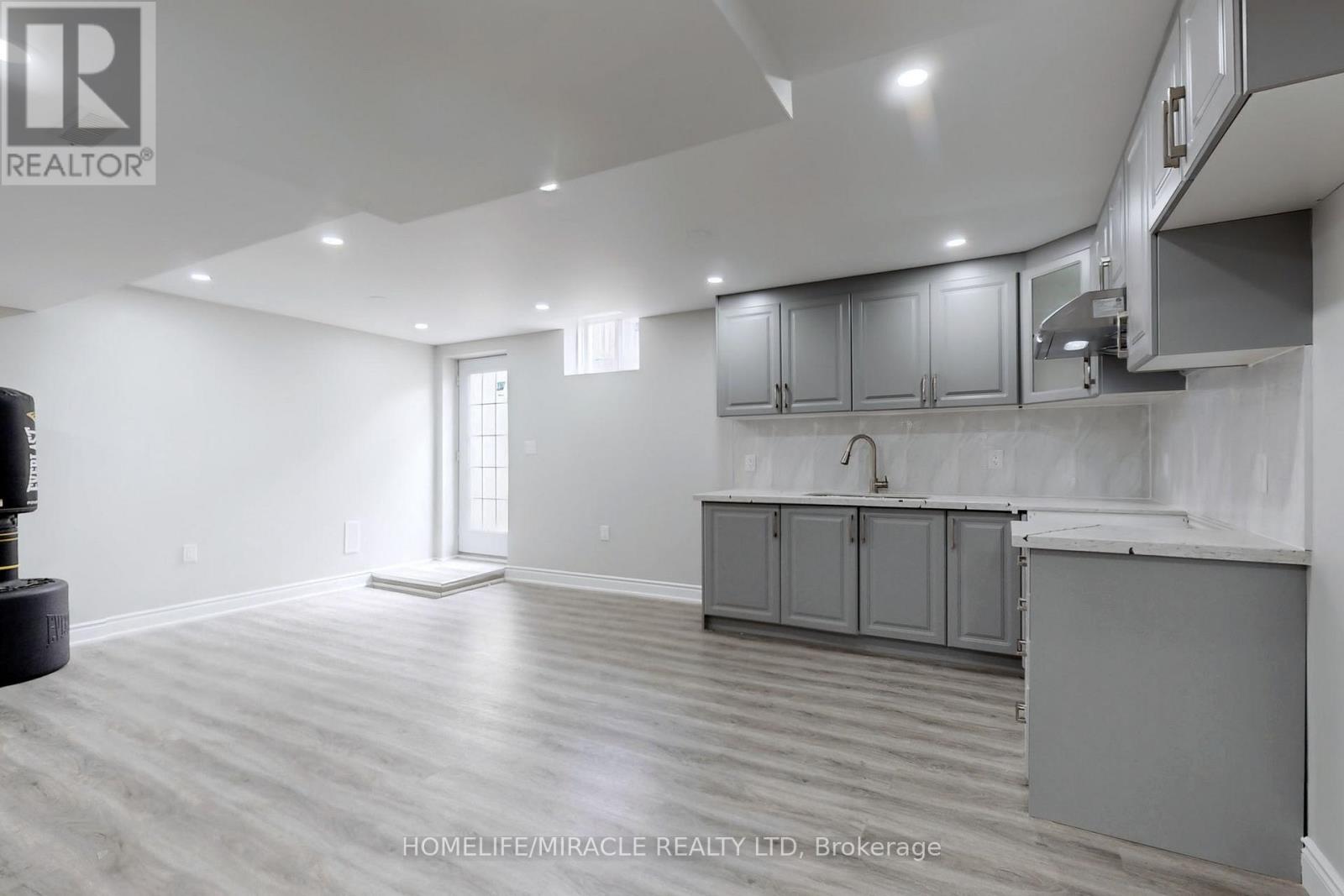 63 SLEIGHTHOLME CRESCENT - 22