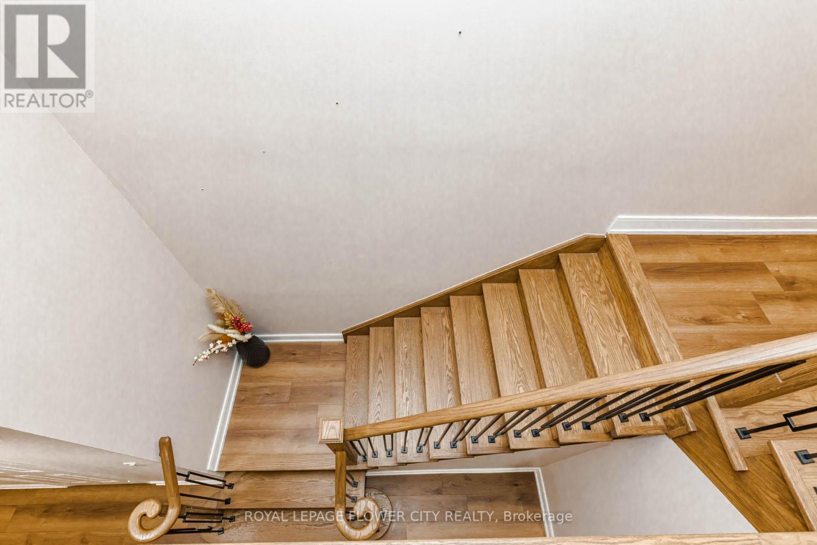 119 MORNINGMIST STREET - 14