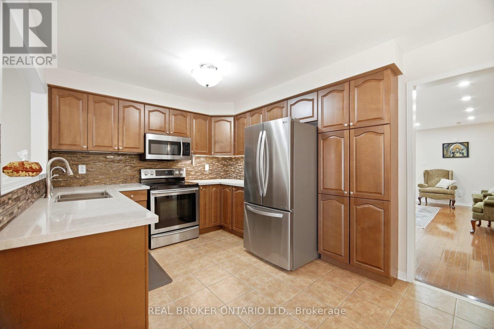 3935 SKYVIEW STREET - 14