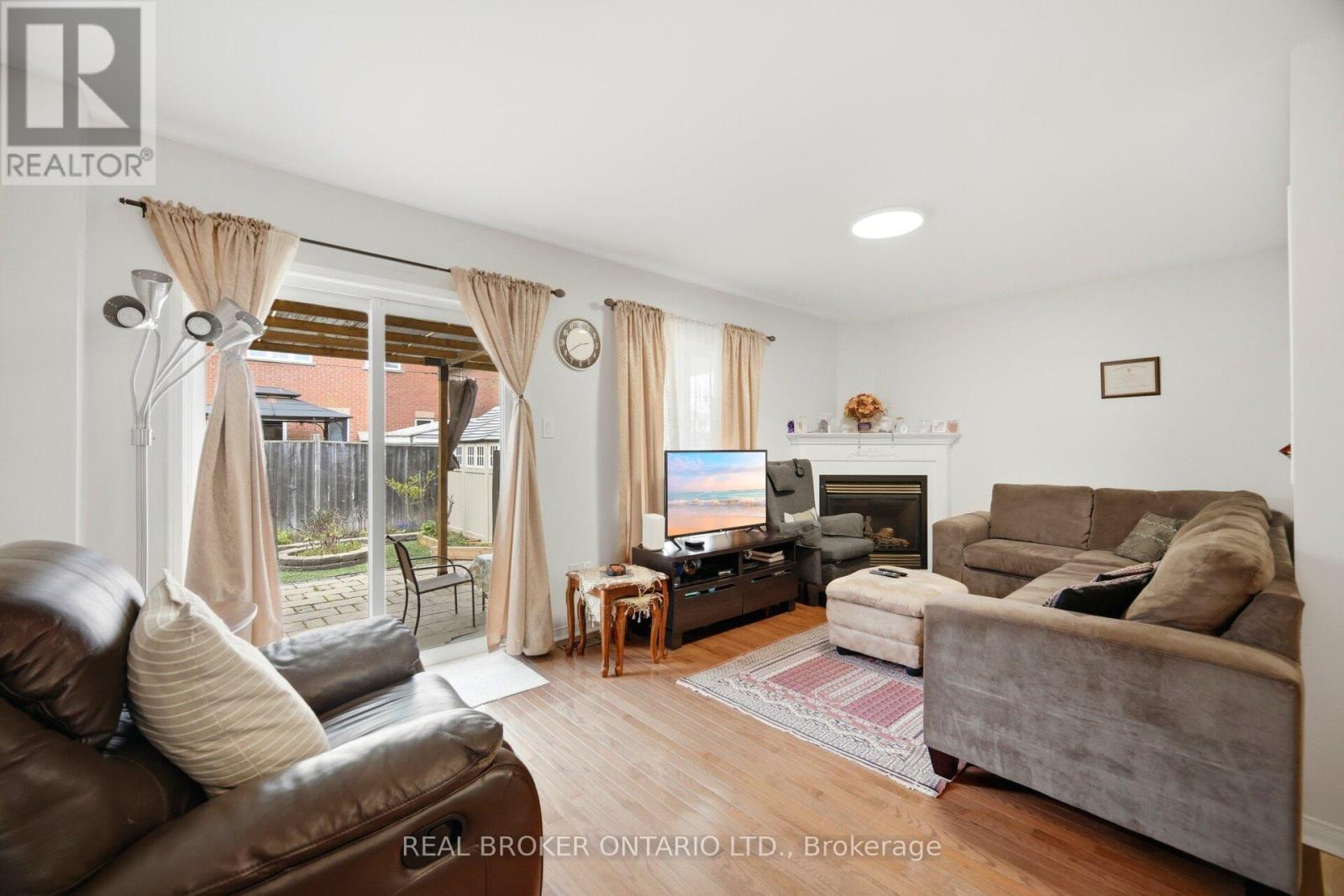 3935 SKYVIEW STREET - 21