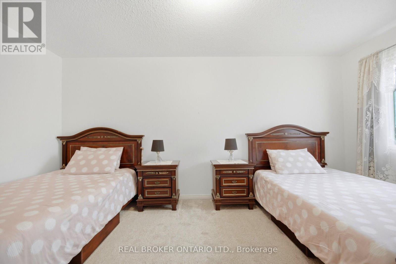 3935 SKYVIEW STREET - 28