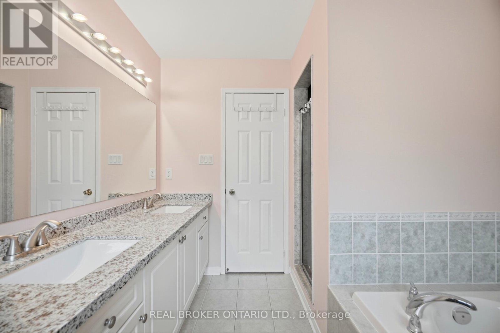 3935 SKYVIEW STREET - 33