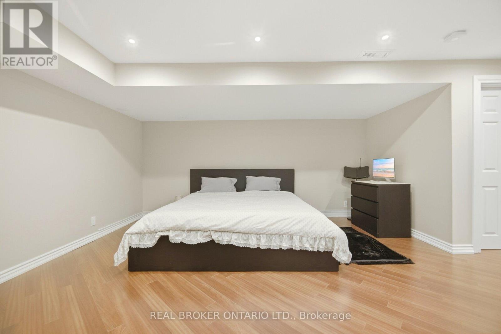3935 SKYVIEW STREET - 42