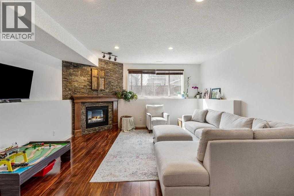 70 Coalbanks Gate  W - 23