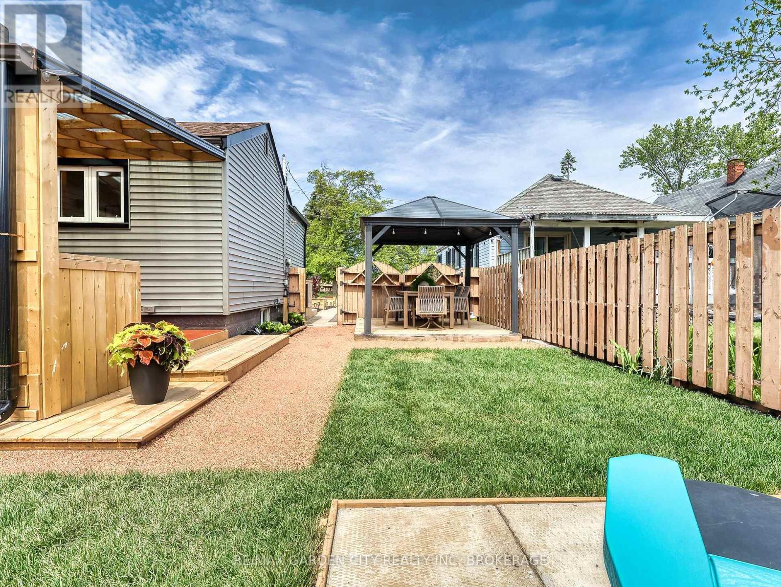 84 LINCOLN AVENUE - 27