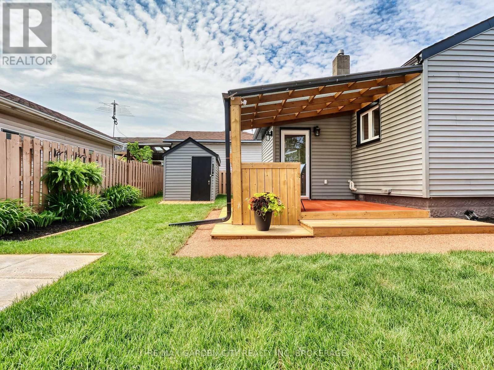 84 LINCOLN AVENUE - 28