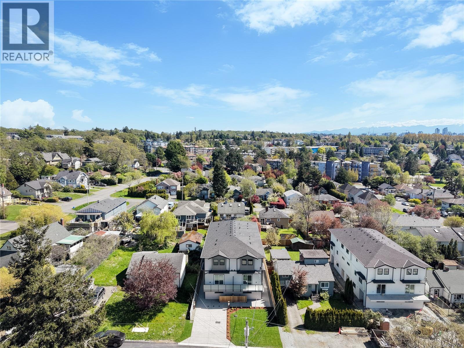 1 921 Dale St, Saanich