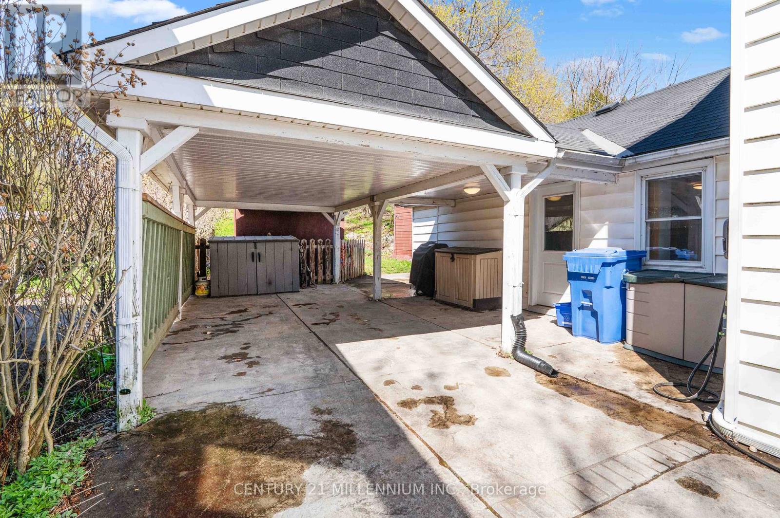 22 CROZIER STREET - 44