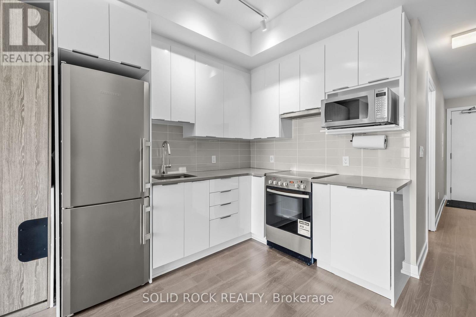 #201 530 DE MAZENOD AVENUE - 11