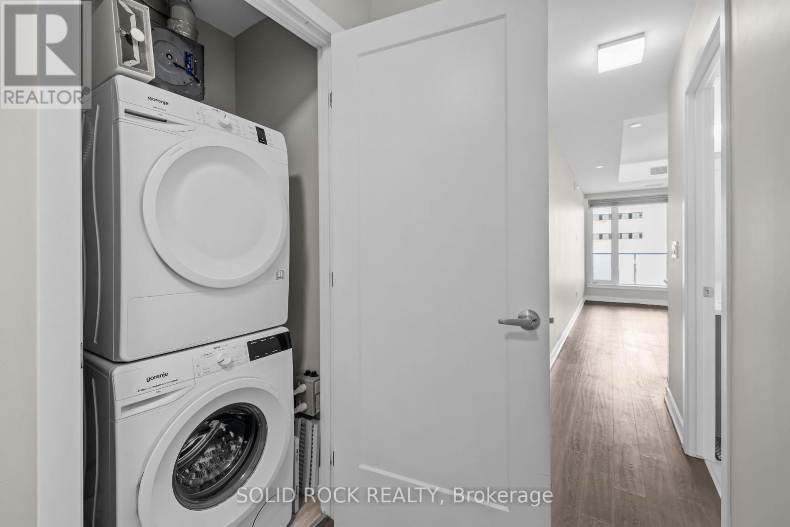 #201 530 DE MAZENOD AVENUE - 17