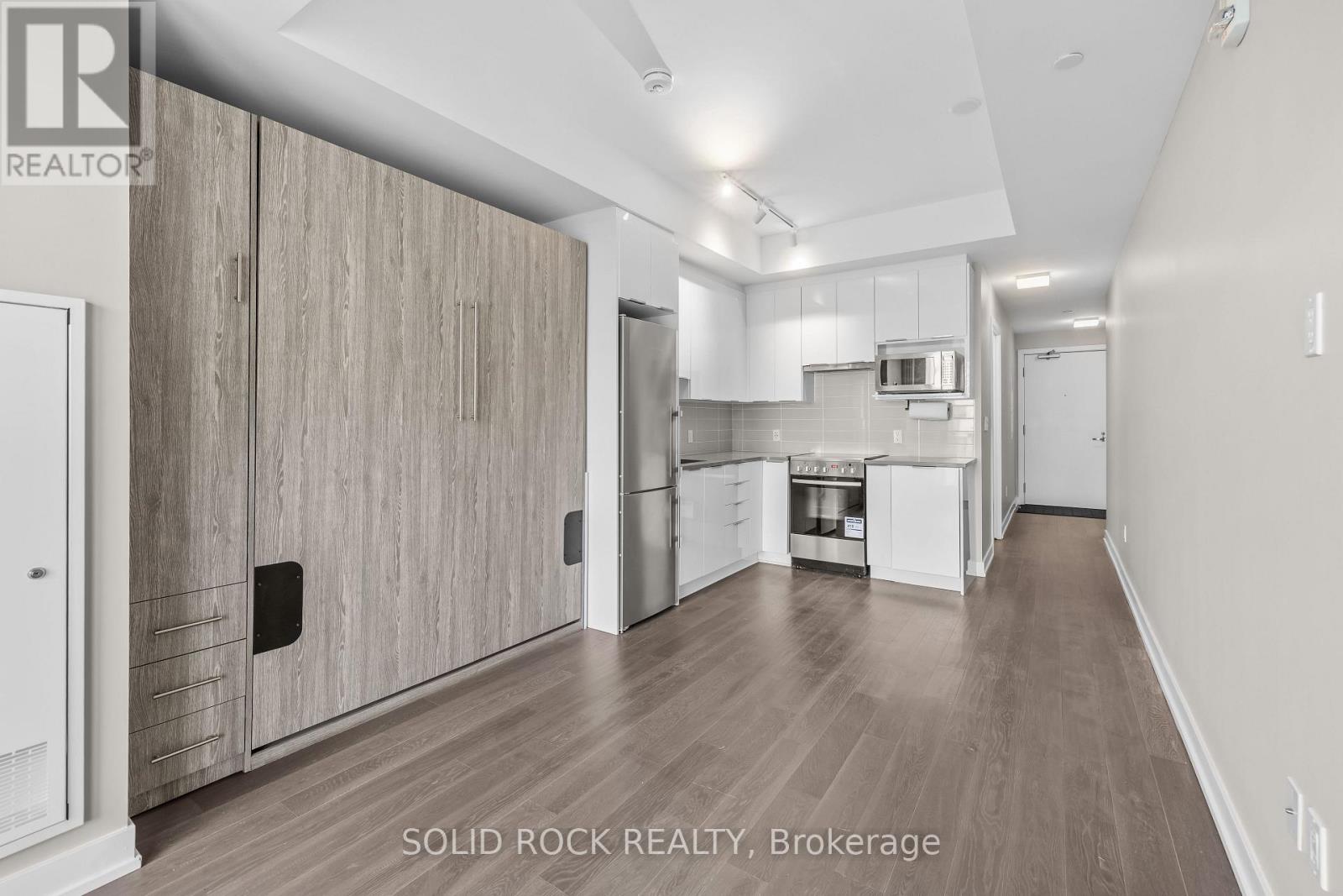 #201 530 DE MAZENOD AVENUE - 7