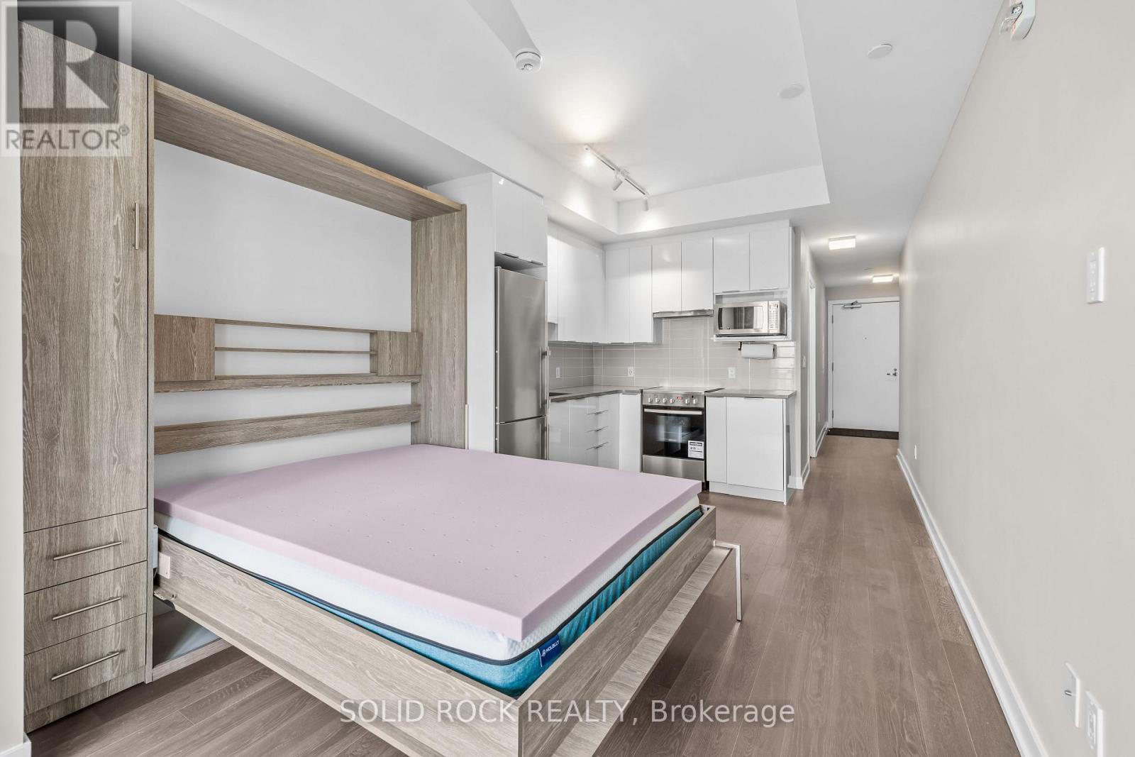 #201 530 DE MAZENOD AVENUE - 9