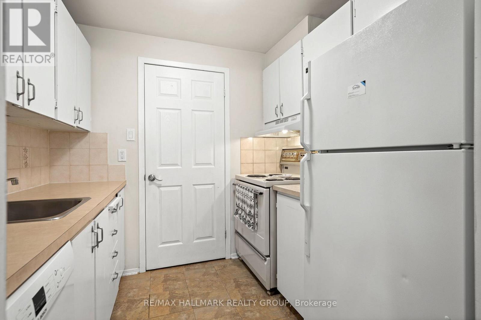 #315 6532 BILBERRY DRIVE - 9