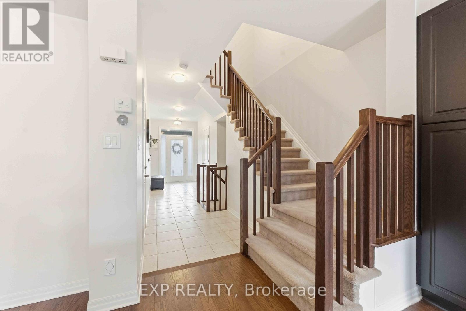 151 HAWKSHAW CRESCENT - 3
