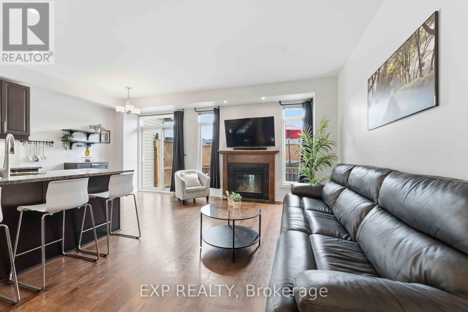 151 HAWKSHAW CRESCENT - 6