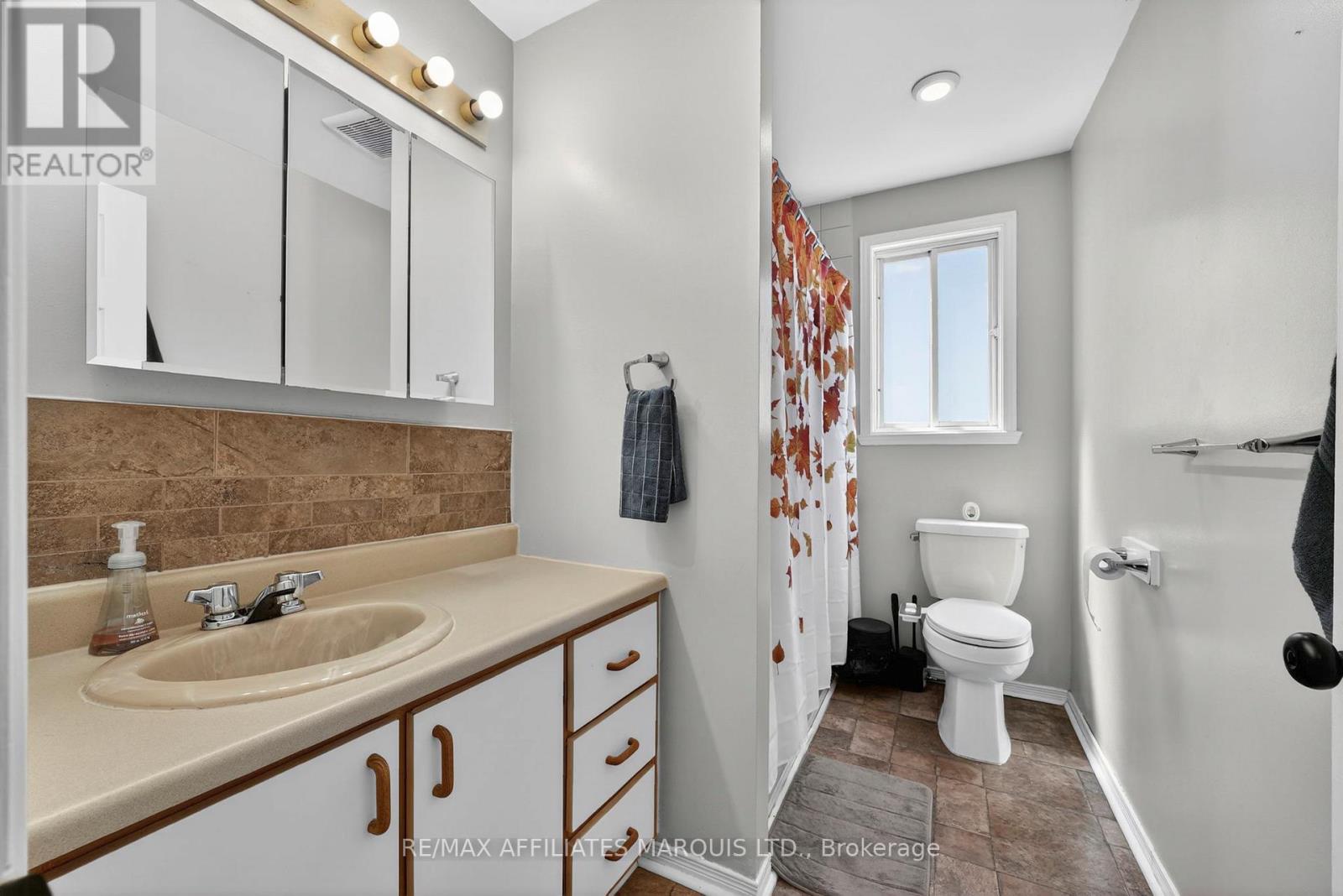 112 GLEN OAKS COURT - 18