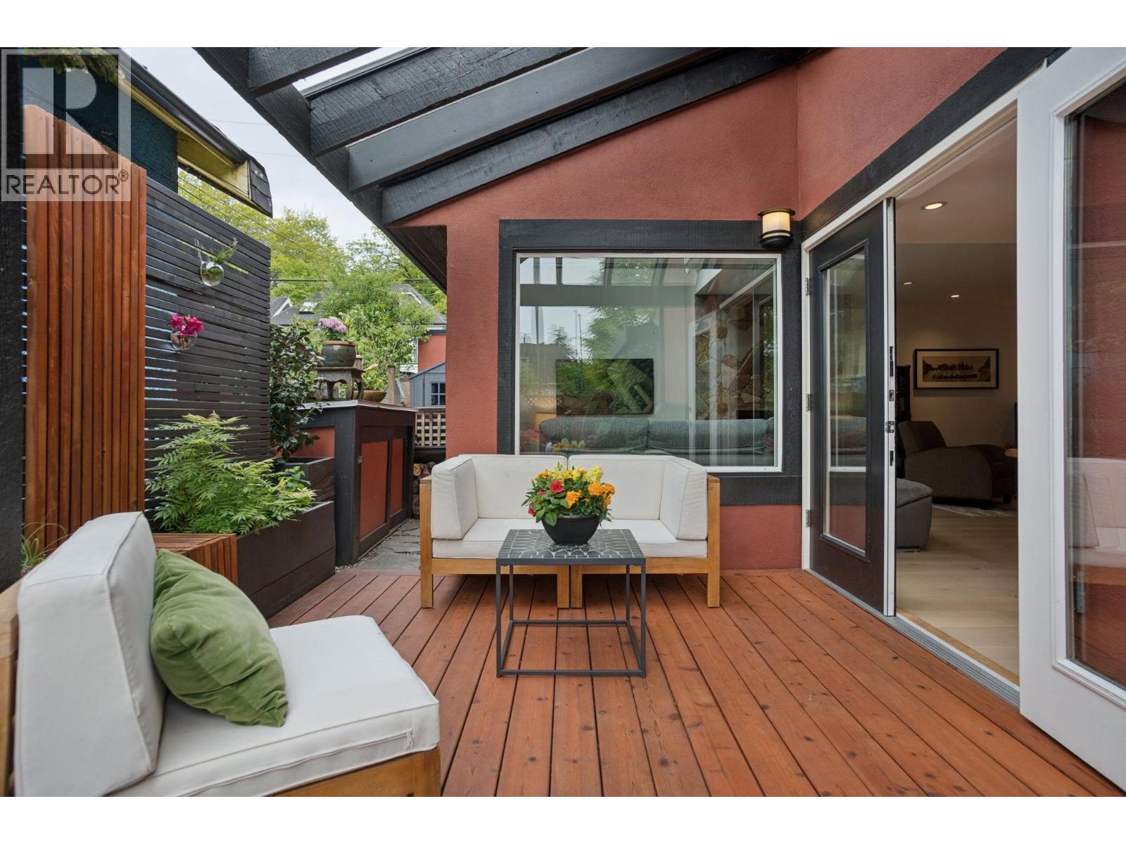 2 Bed, 2 Bath Triplex for Sale in Vancouver – 1382 MAPLE STREET, Vancouver – MLS# R3125565 - Image 32