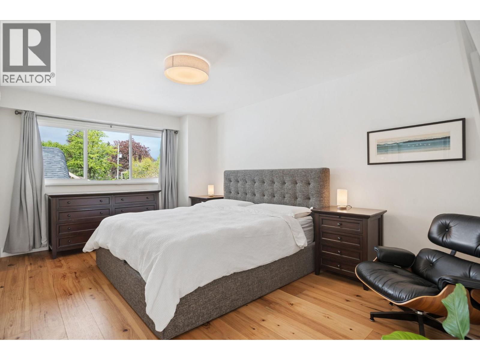 2 Bed, 2 Bath Triplex for Sale in Vancouver – 1382 MAPLE STREET, Vancouver – MLS# R3125565 - Image 4