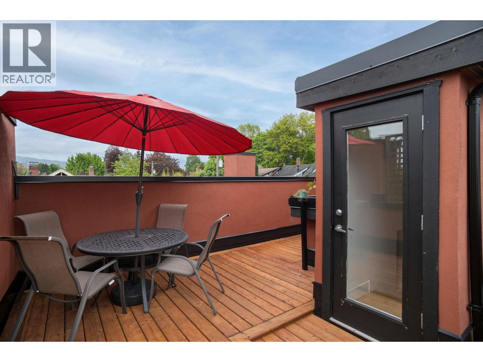 2 Bed, 2 Bath Triplex for Sale in Vancouver – 1382 MAPLE STREET, Vancouver – MLS# R3125565 - Image 16