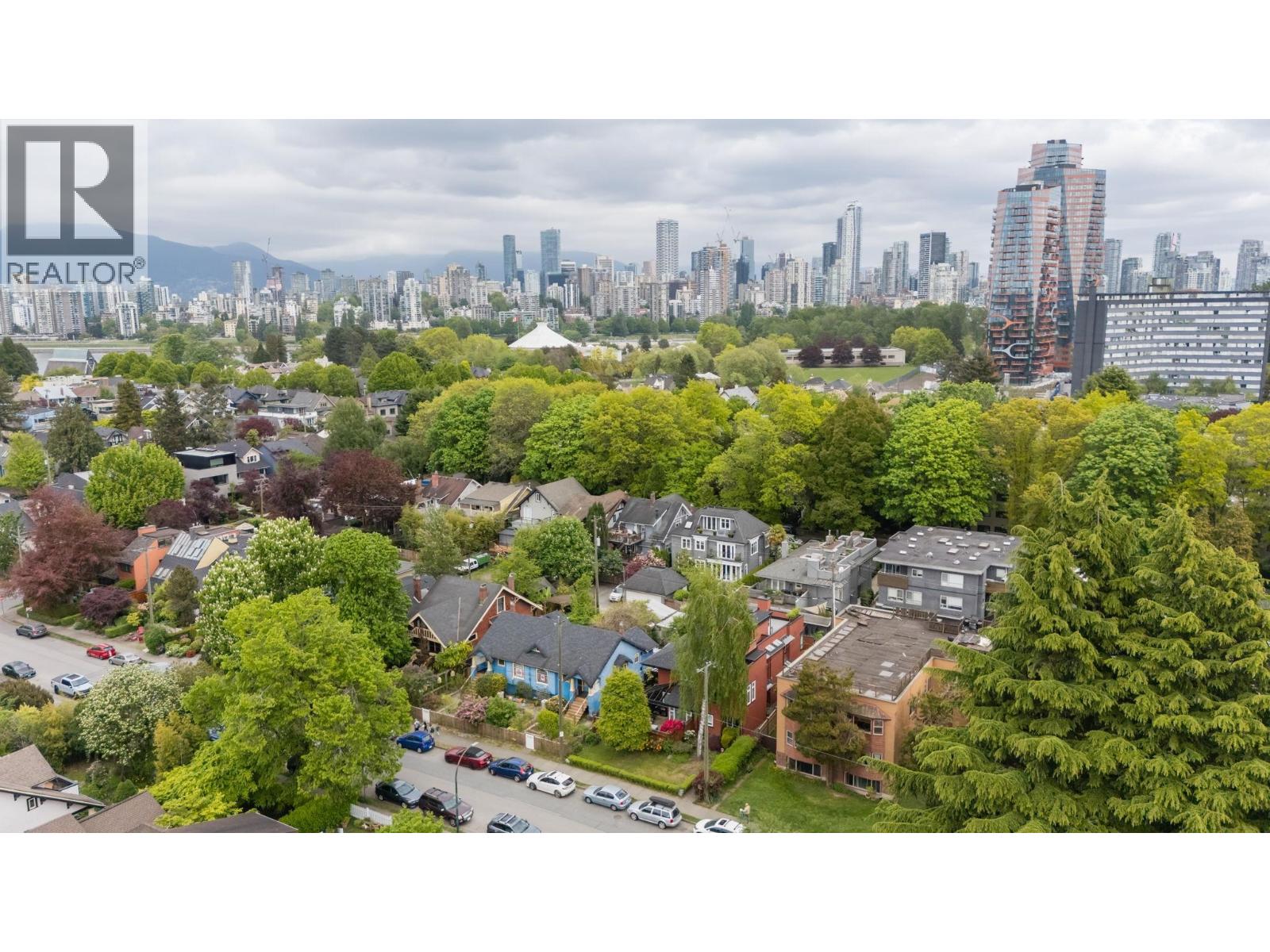 2 Bed, 2 Bath Triplex for Sale in Vancouver – 1382 MAPLE STREET, Vancouver – MLS# R3125565 - Image 10
