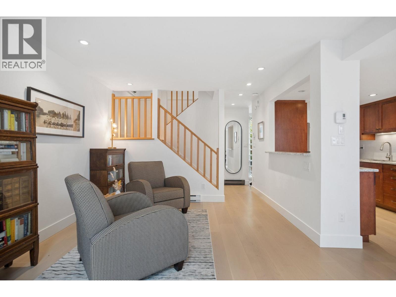 2 Bed, 2 Bath Triplex for Sale in Vancouver – 1382 MAPLE STREET, Vancouver – MLS# R3125565 - Image 8