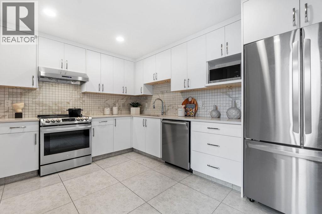 401 2015 BEACH AVENUE, Vancouver