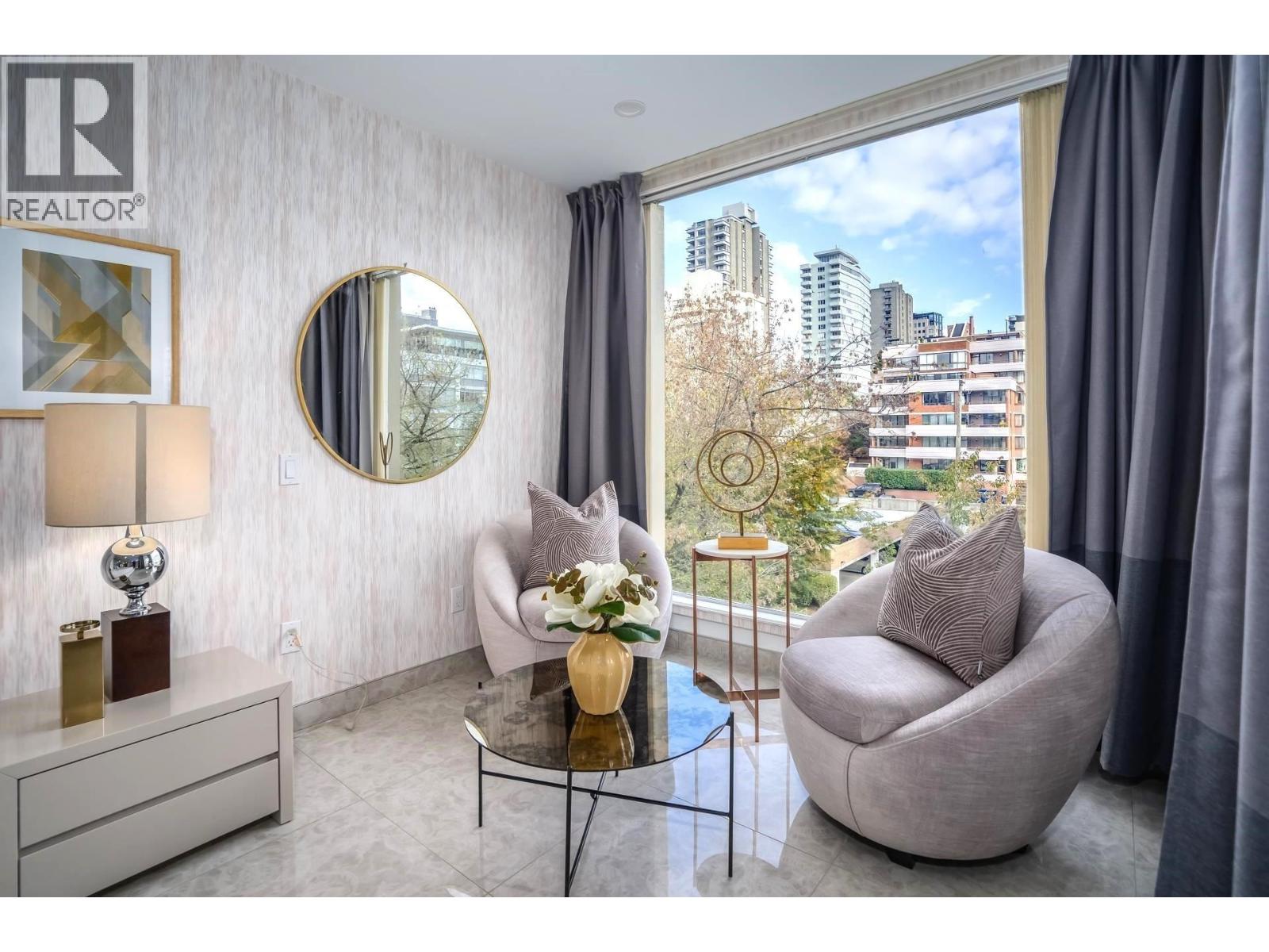 401 2015 BEACH AVENUE, Vancouver