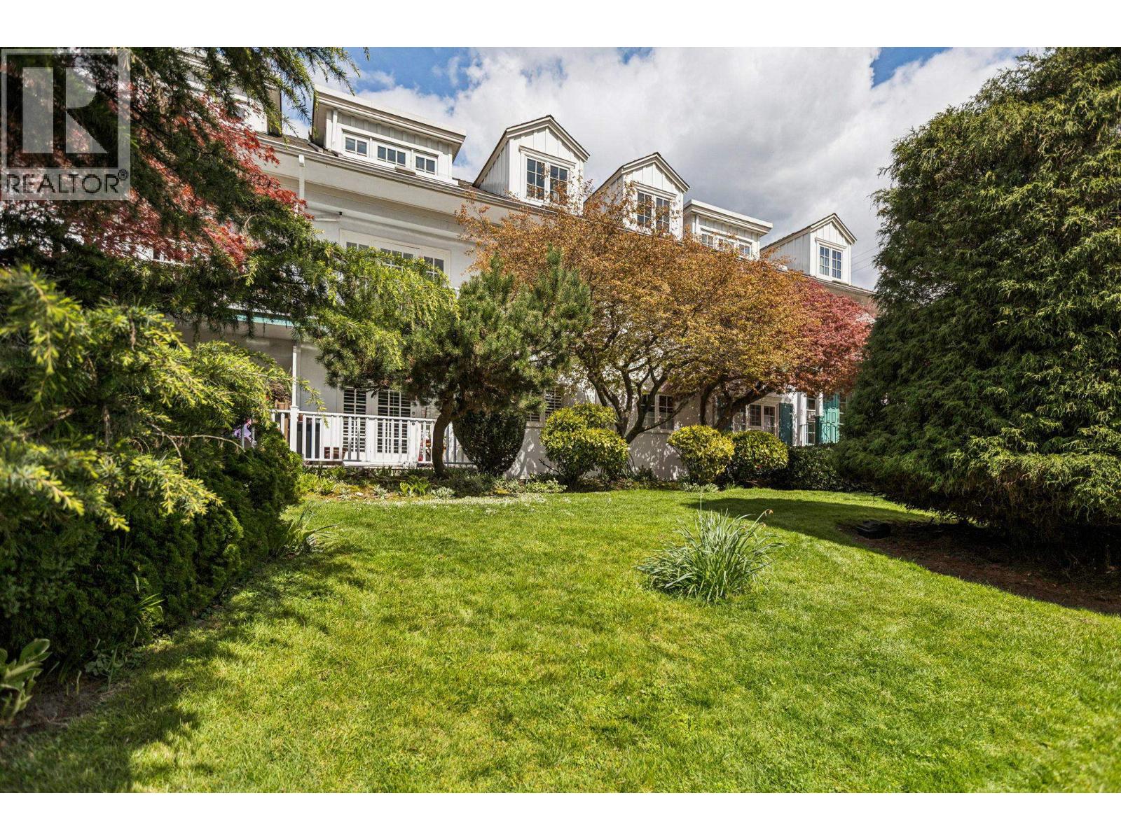 102 120 W 17TH STREET, North Vancouver