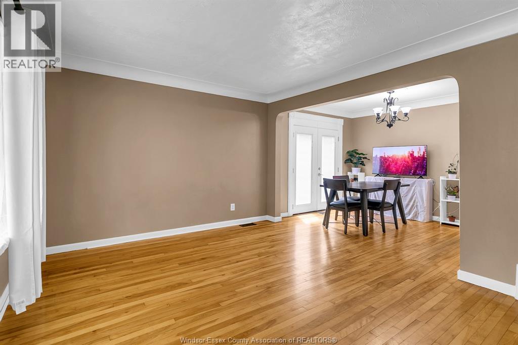 3736 VAUGHAN - 5