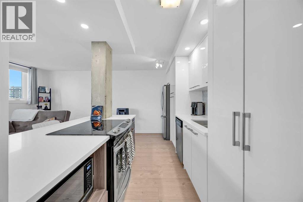 #701 1111 15 Avenue SW - 18
