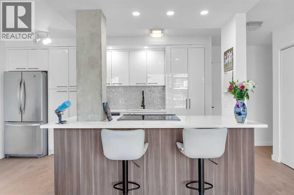 #701 1111 15 Avenue SW - 1