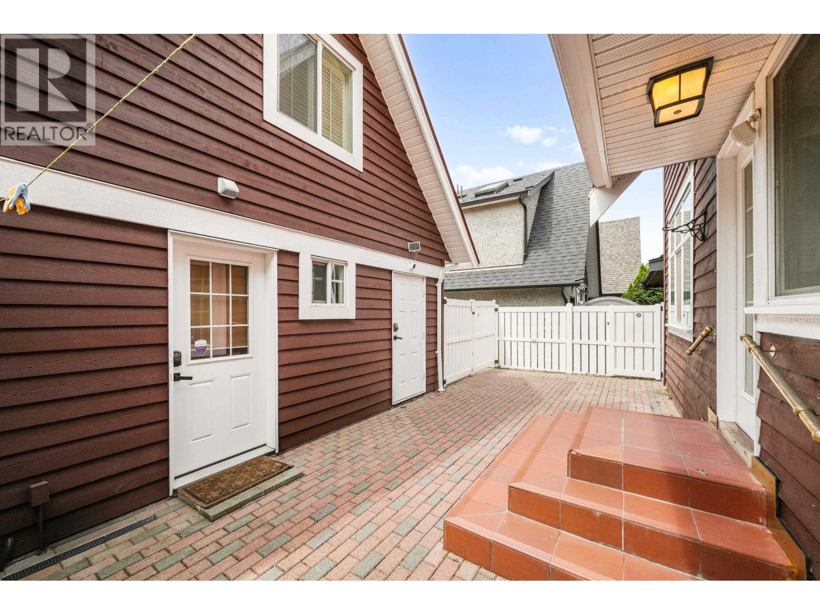 178 PIER PLACE, New Westminster