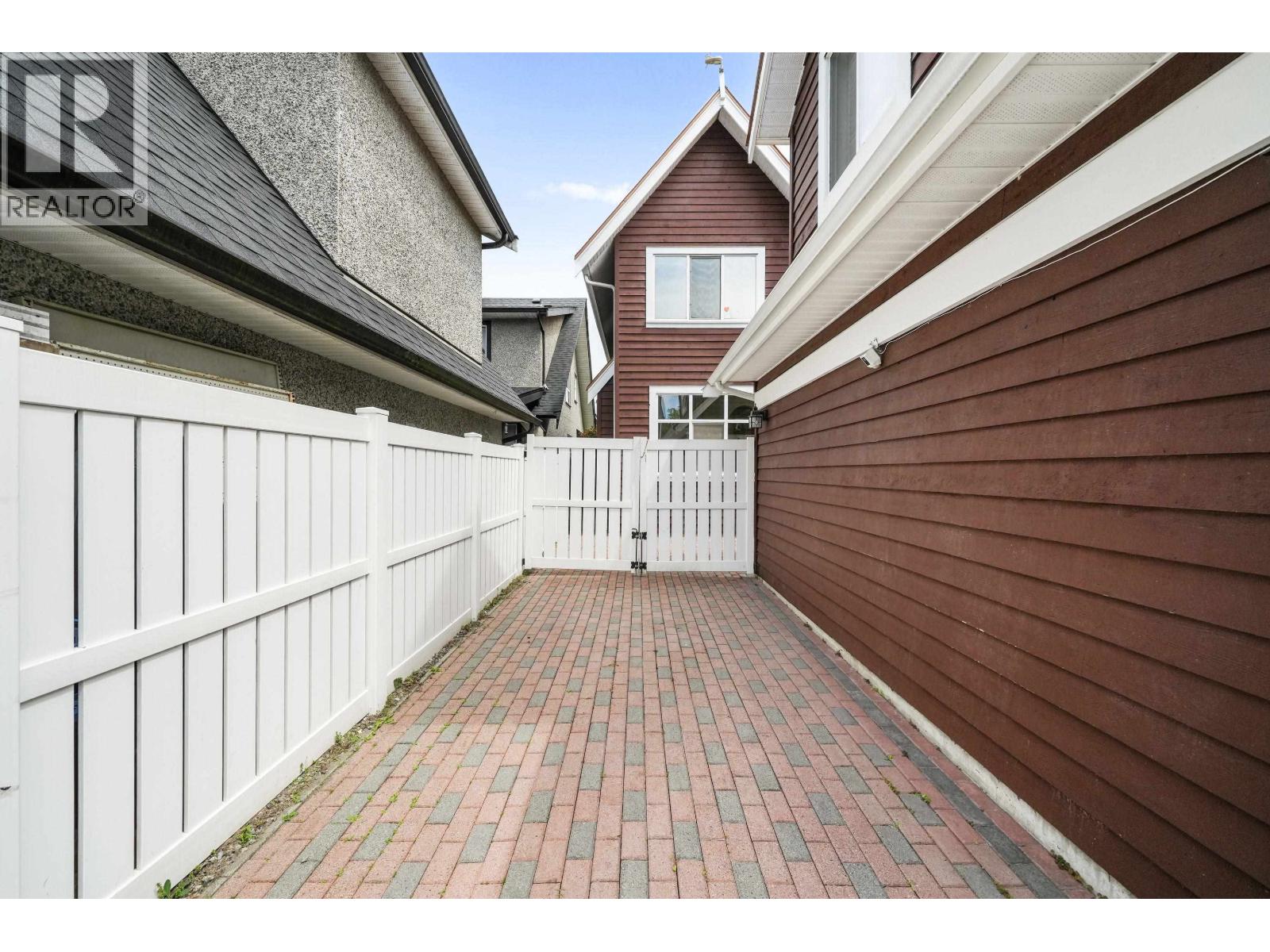 178 PIER PLACE, New Westminster