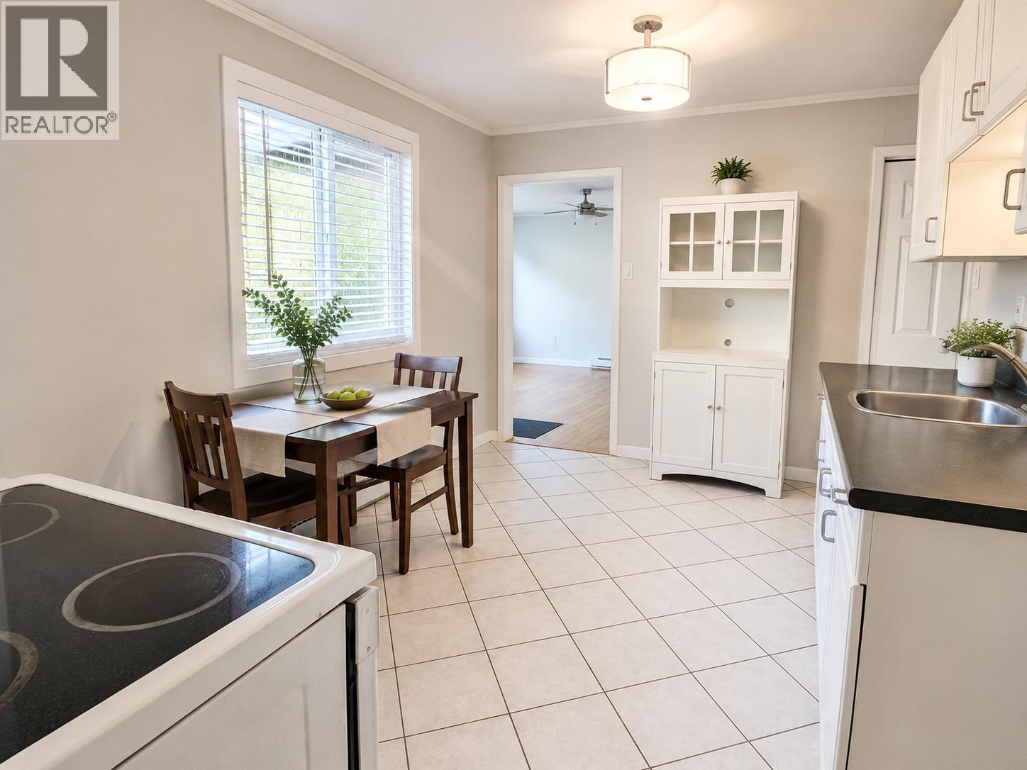 1502 DEPOT ROAD, Squamish