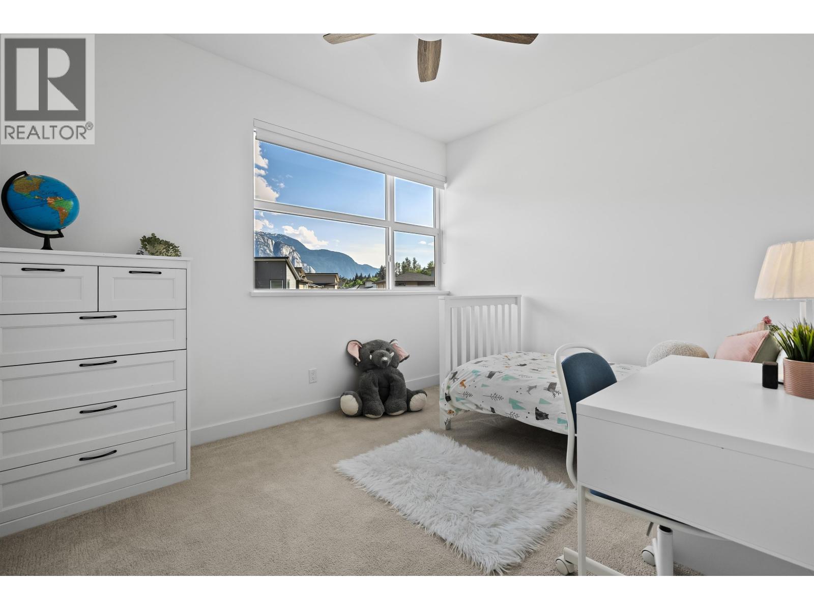 39355 FALCON CRESCENT, Squamish