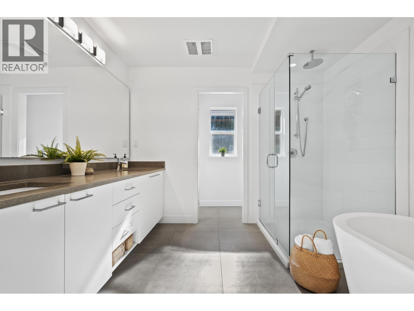 39355 FALCON CRESCENT, Squamish