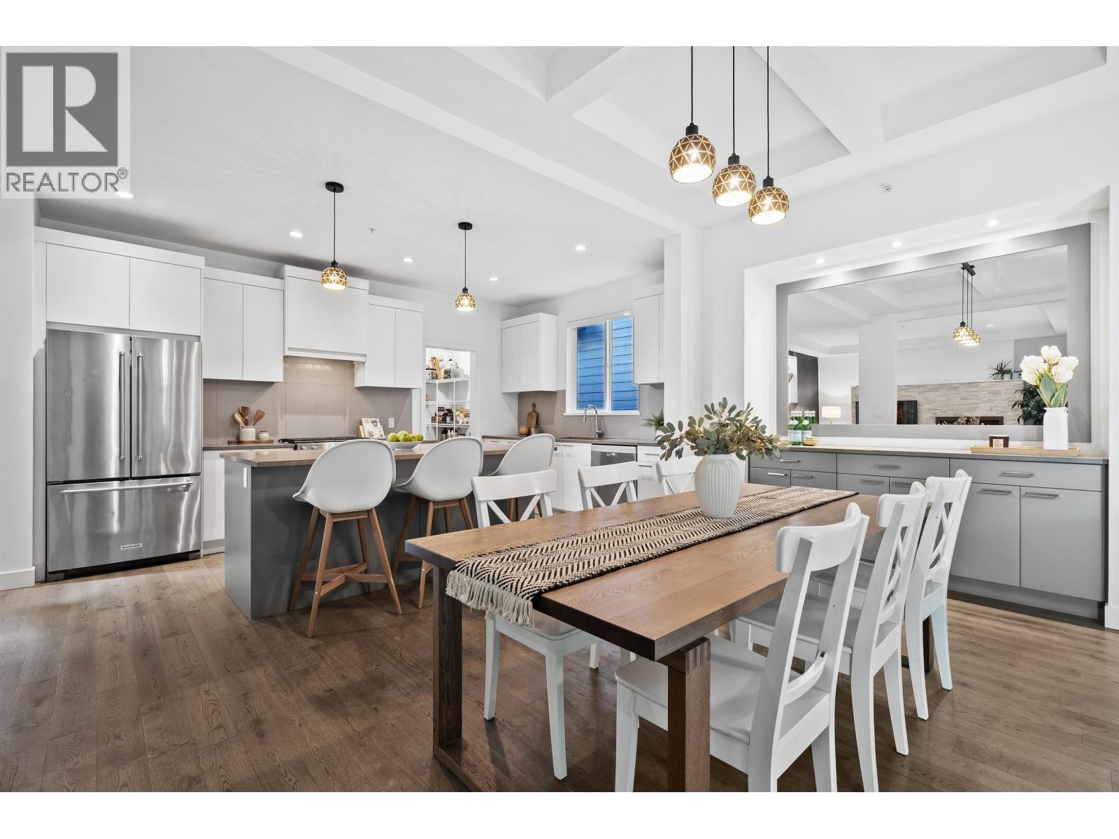 39355 FALCON CRESCENT, Squamish