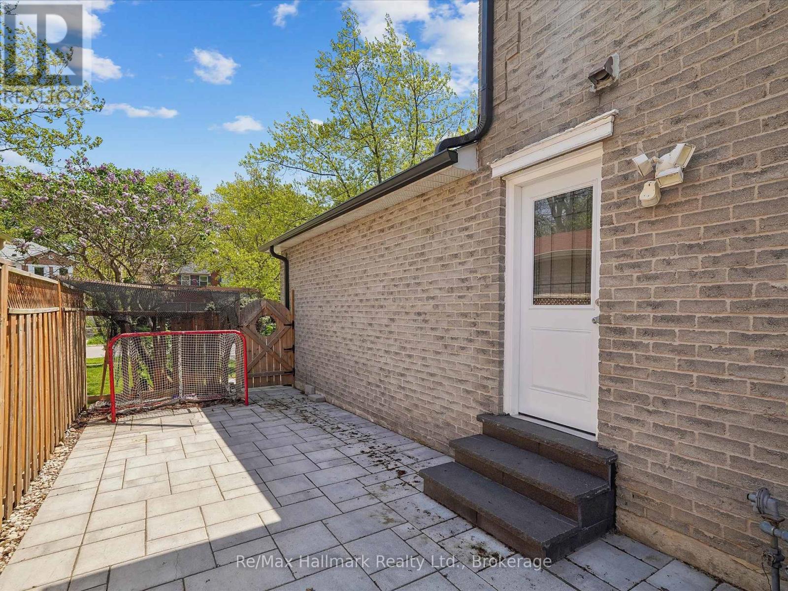 560 CHILLINGHAM CRESCENT - 40
