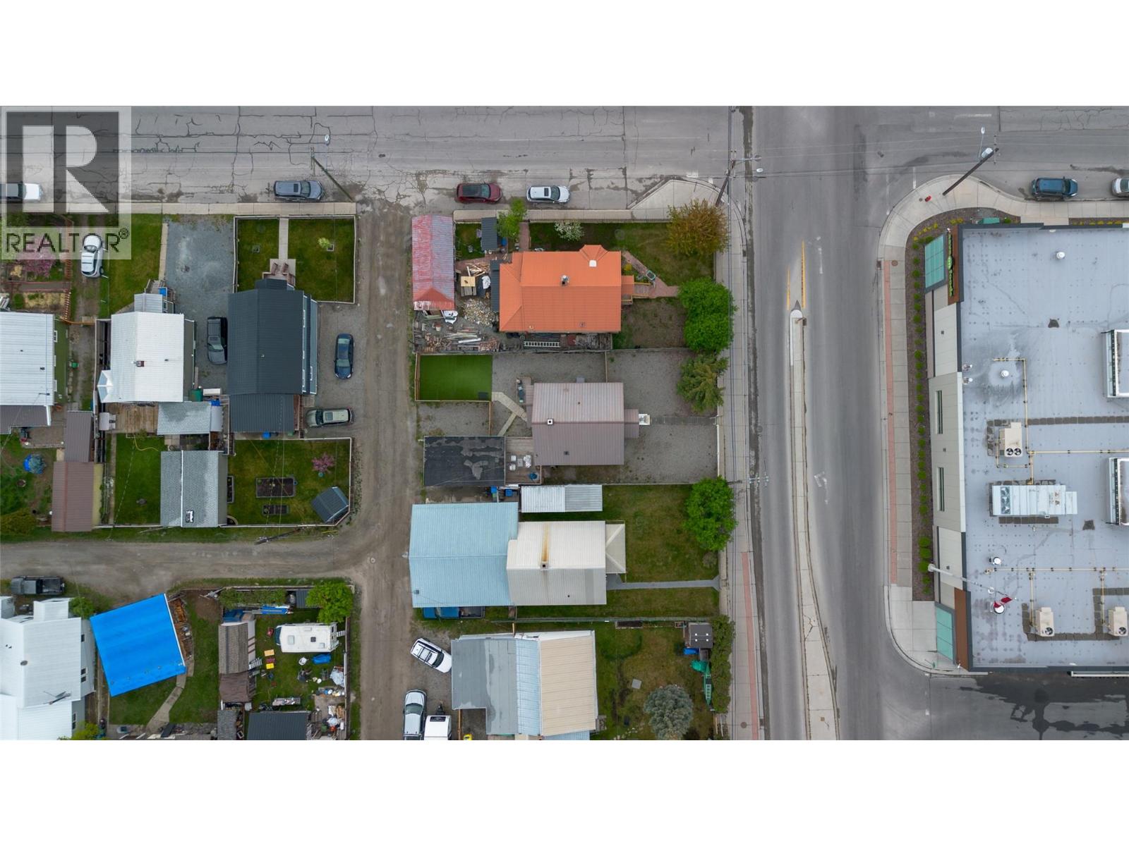 1570 WARREN Avenue - 33