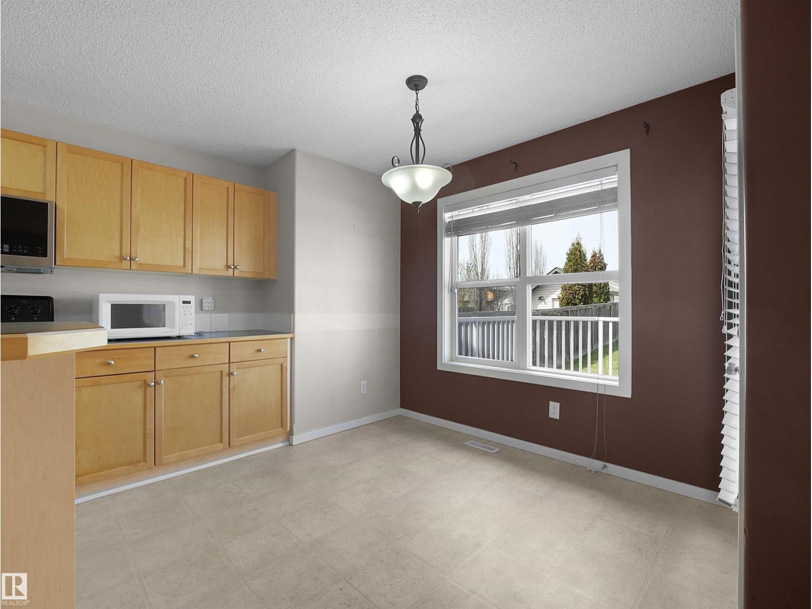 3428 28 ST NW - 11