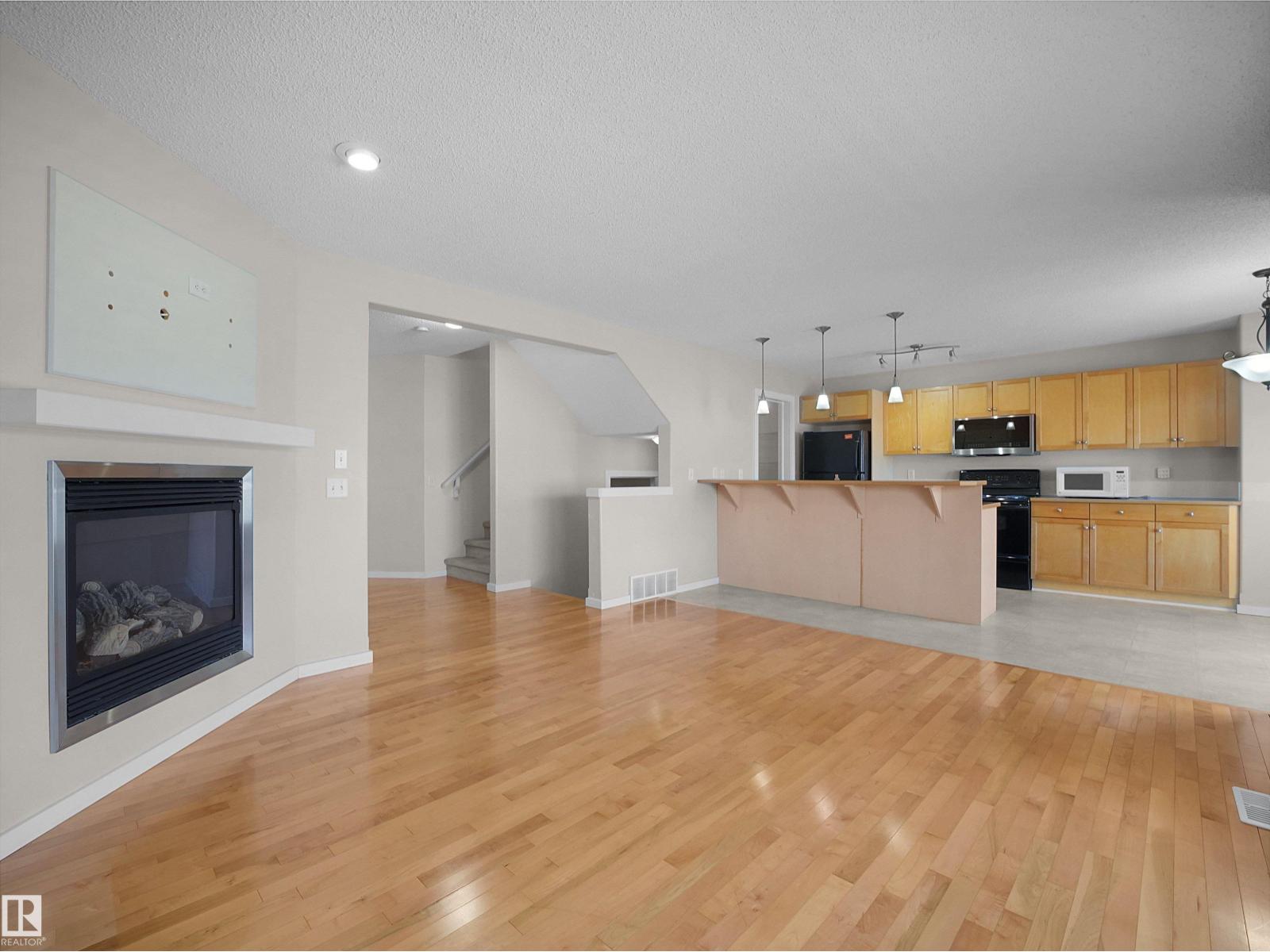 3428 28 ST NW - 8