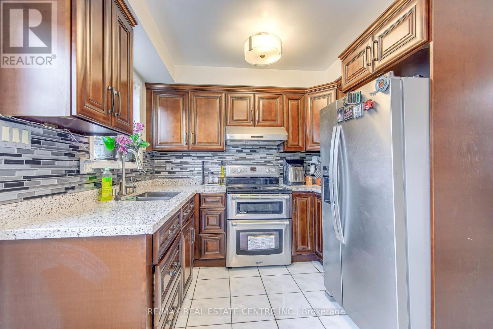 2080 ST CLAIR AVENUE W - 7