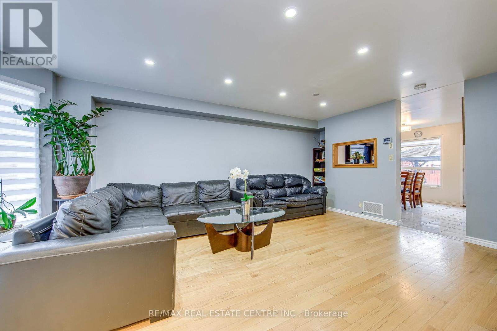 2080 ST CLAIR AVENUE W - Image 3