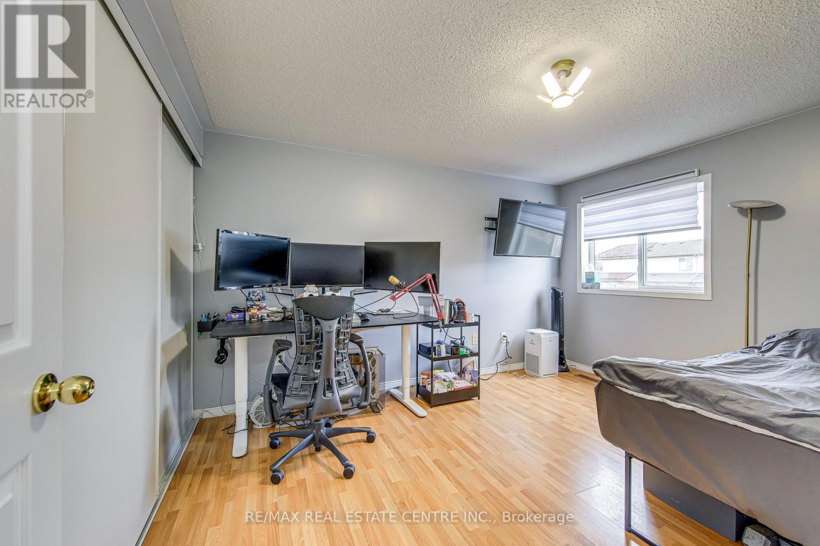 2080 ST CLAIR AVENUE W - 21