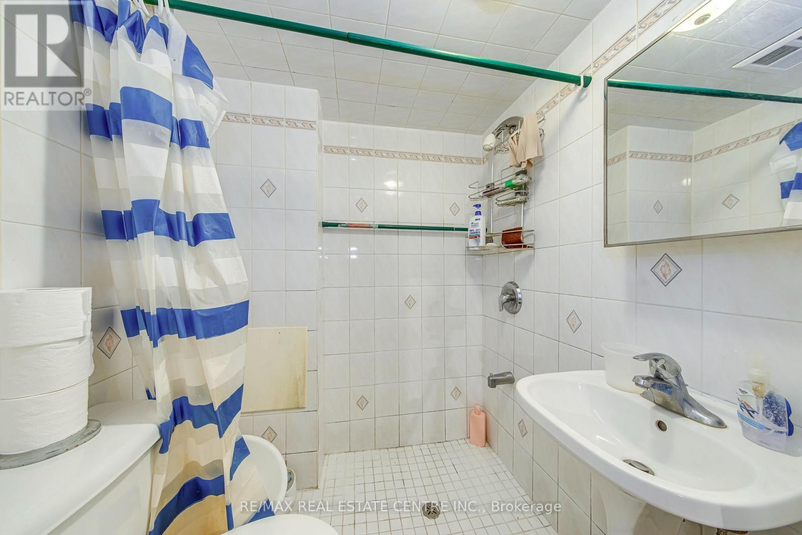 2080 ST CLAIR AVENUE W - 27