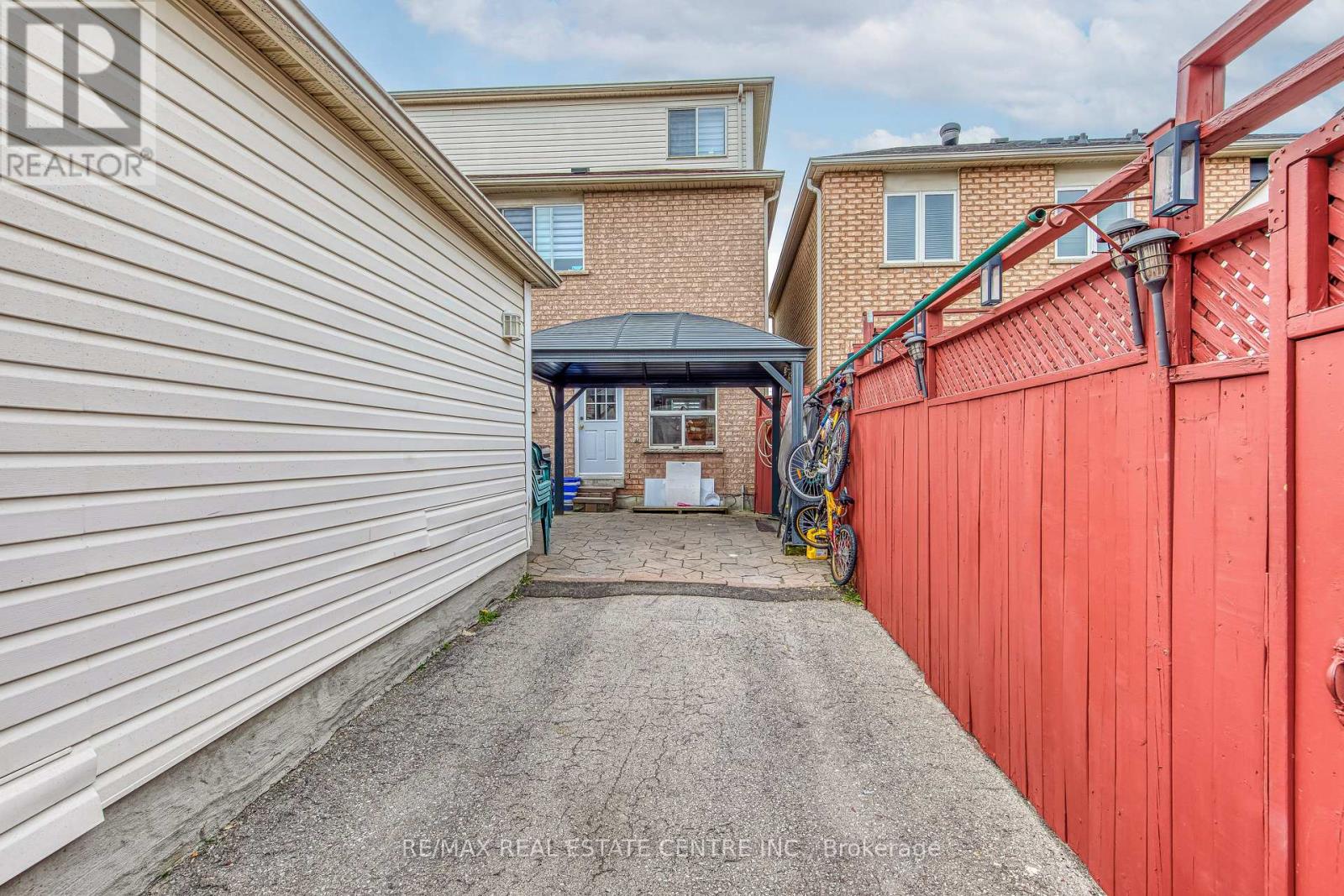 2080 ST CLAIR AVENUE W - 31